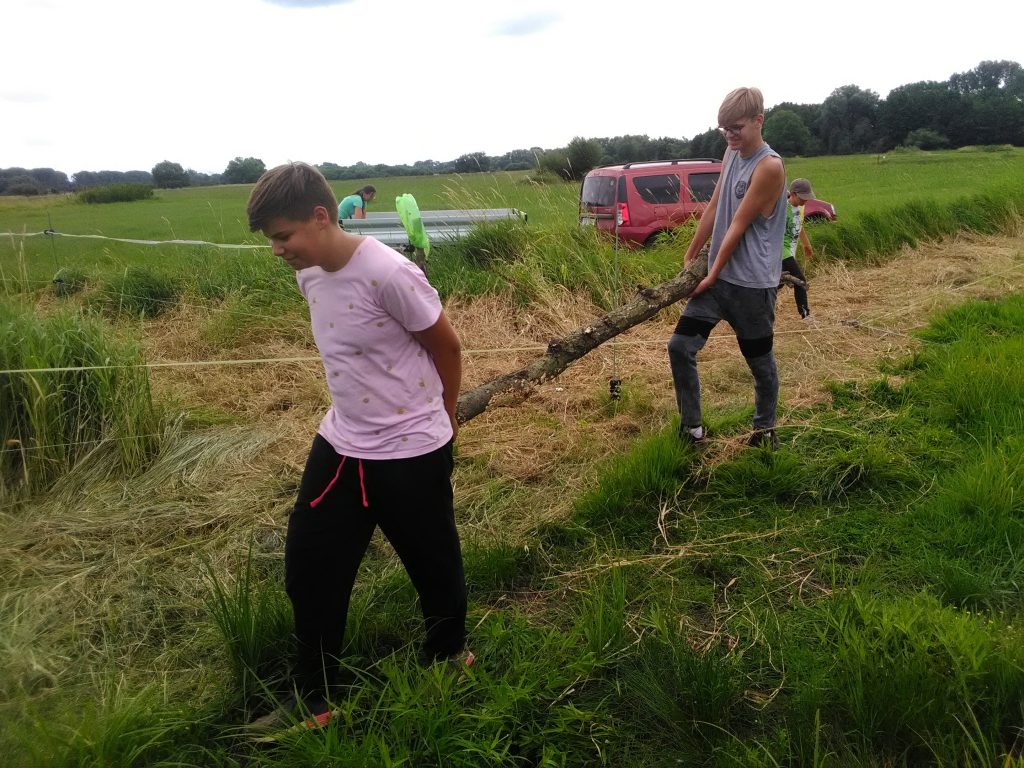 Kůly na opravu ohrad na JL